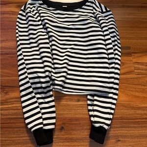 Black & White Striped Long Sleeve Cropped Top